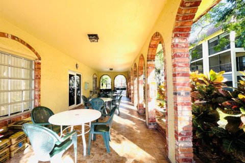 Condominio en venta en Pompano Beach, Florida, 2 dormitorios, 81.75 m2 № 2189663 - foto 25