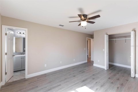House in Deltona, Florida 3 bedrooms, 121.61 sq.m. № 1750625 - photo 27