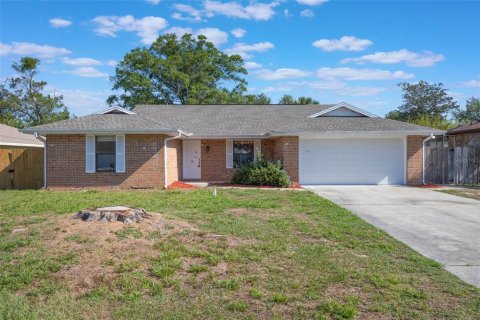 House in Deltona, Florida 3 bedrooms, 121.61 sq.m. № 1750625 - photo 2