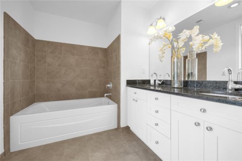 Condominio en venta en Orlando, Florida, 2 dormitorios, 105.35 m2 № 1515610 - foto 24