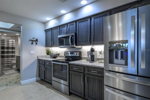 Condo in Punta Gorda, Florida, 2 bedrooms  № 1786844 - photo 13