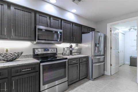 Condo in Punta Gorda, Florida, 2 bedrooms  № 1786844 - photo 9