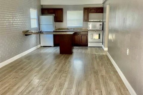 Immobilier commercial à vendre à Winter Haven, Floride: 4 chambres, 138.24 m2 № 1881440 - photo 4