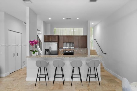 Adosado en venta en North Miami Beach, Florida, 3 dormitorios, 209.22 m2 № 2254698 - foto 16