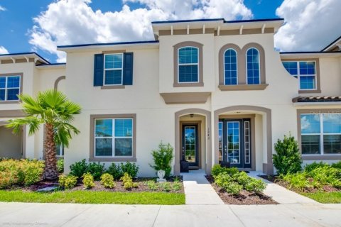 Adosado en venta en Kissimmee, Florida, 5 dormitorios, 213.12 m2 № 1849418 - foto 1
