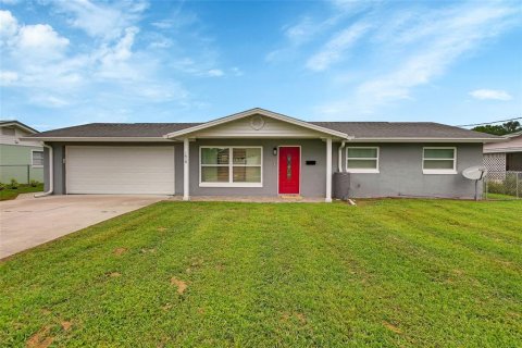 House in Astor, Florida 3 bedrooms, 120.77 sq.m. № 2132214 - photo 2