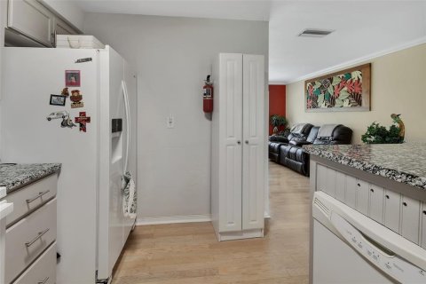 House in Astor, Florida 3 bedrooms, 120.77 sq.m. № 2132214 - photo 11