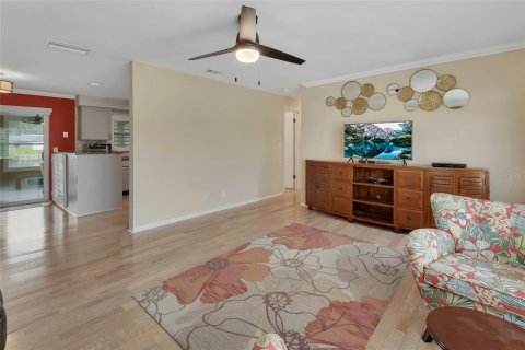 House in Astor, Florida 3 bedrooms, 120.77 sq.m. № 2132214 - photo 6