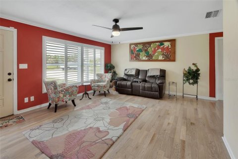 House in Astor, Florida 3 bedrooms, 120.77 sq.m. № 2132214 - photo 4