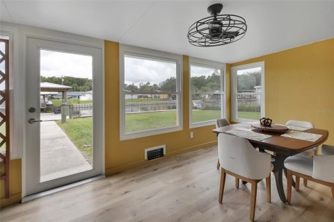 House in Astor, Florida 3 bedrooms, 120.77 sq.m. № 2132214 - photo 12