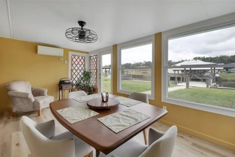 House in Astor, Florida 3 bedrooms, 120.77 sq.m. № 2132214 - photo 13