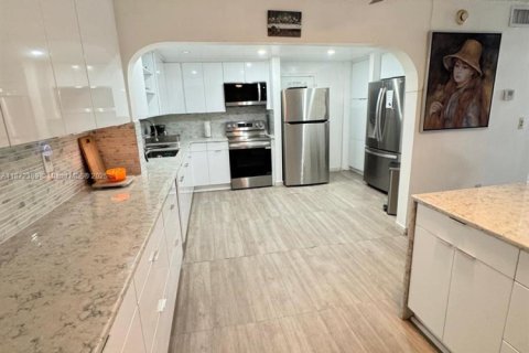 Condominio en venta en Miami, Florida, 3 dormitorios, 157.93 m2 № 1926843 - foto 6