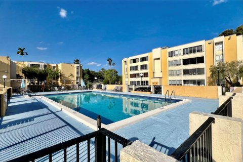 Condominio en venta en Miami, Florida, 3 dormitorios, 157.93 m2 № 1926843 - foto 1