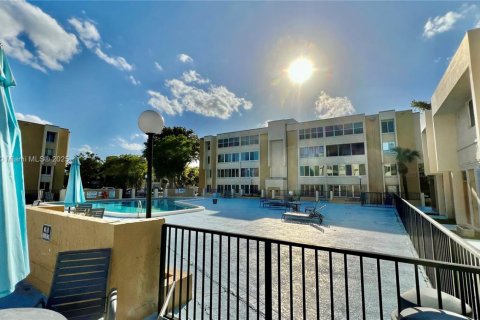 Condominio en venta en Miami, Florida, 3 dormitorios, 157.93 m2 № 1926843 - foto 24