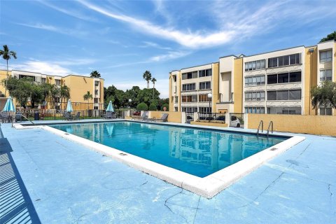Condominio en venta en Miami, Florida, 3 dormitorios, 157.93 m2 № 1926843 - foto 16