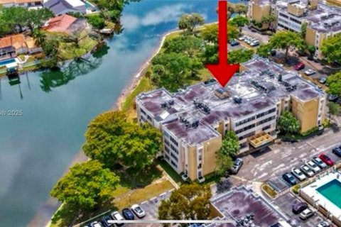 Condominio en venta en Miami, Florida, 3 dormitorios, 157.93 m2 № 1926843 - foto 11