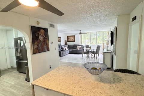 Condominio en venta en Miami, Florida, 3 dormitorios, 157.93 m2 № 1926843 - foto 5