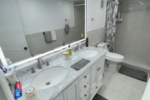 Condominio en venta en Miami, Florida, 3 dormitorios, 157.93 m2 № 1926843 - foto 7