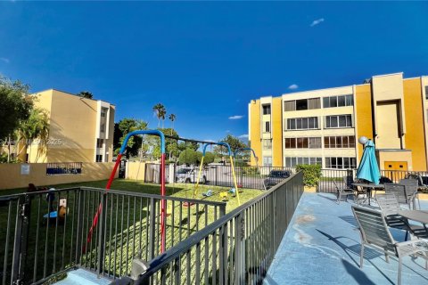 Condominio en venta en Miami, Florida, 3 dormitorios, 157.93 m2 № 1926843 - foto 27