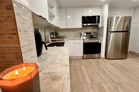Condominio en venta en Miami, Florida, 3 dormitorios, 157.93 m2 № 1926843 - foto 4