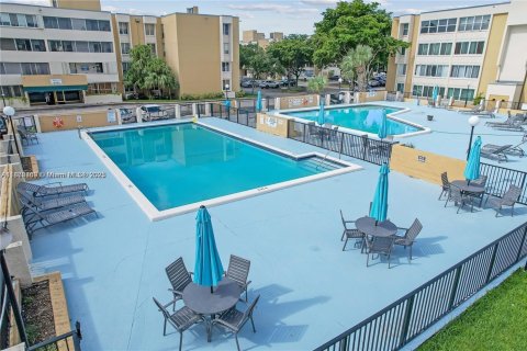 Condominio en venta en Miami, Florida, 3 dormitorios, 157.93 m2 № 1926843 - foto 22
