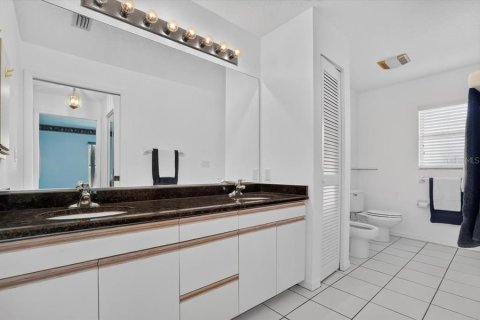 Condo in Palmetto, Florida, 2 bedrooms  № 2379558 - photo 18