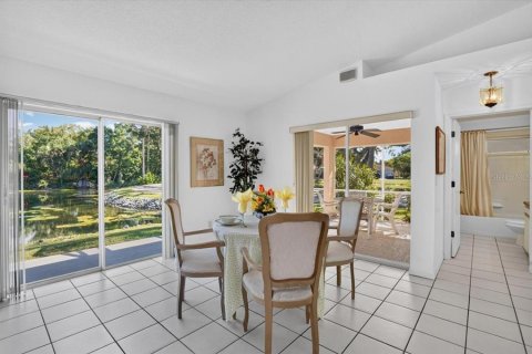 Condo in Palmetto, Florida, 2 bedrooms  № 2379558 - photo 9