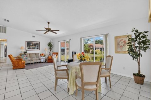 Condo in Palmetto, Florida, 2 bedrooms  № 2379558 - photo 8