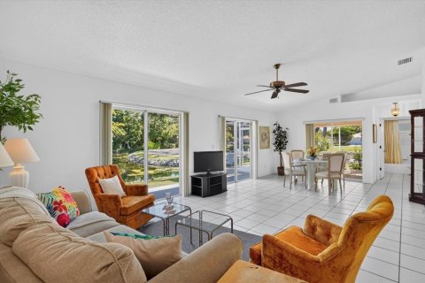 Condo in Palmetto, Florida, 2 bedrooms  № 2379558 - photo 6