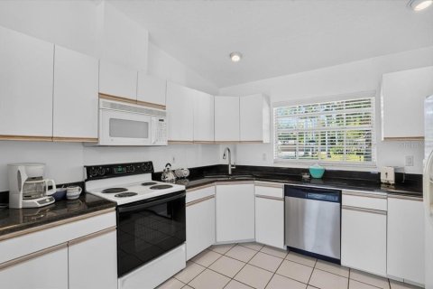 Condo in Palmetto, Florida, 2 bedrooms  № 2379558 - photo 11