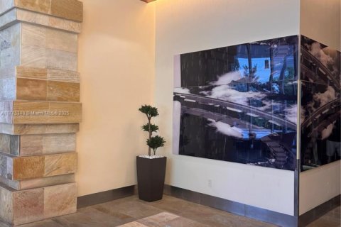 Купить кондоминиум в Майами, Флорида 2 спальни, 111.48м2, № 1961657 - фото 7