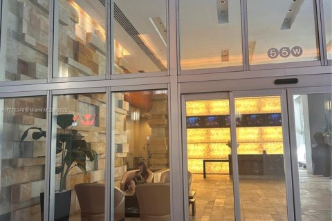 Купить кондоминиум в Майами, Флорида 2 спальни, 111.48м2, № 1961657 - фото 3