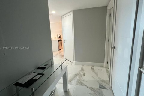 Купить кондоминиум в Майами, Флорида 2 спальни, 111.48м2, № 1961657 - фото 13