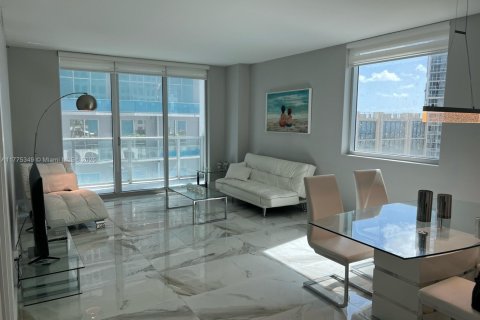 Купить кондоминиум в Майами, Флорида 2 спальни, 111.48м2, № 1961657 - фото 27