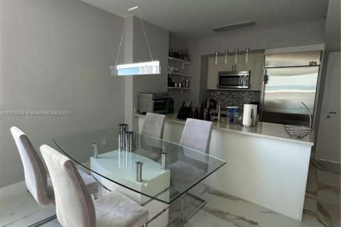 Купить кондоминиум в Майами, Флорида 2 спальни, 111.48м2, № 1961657 - фото 22