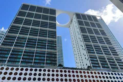 Купить кондоминиум в Майами, Флорида 2 спальни, 111.48м2, № 1961657 - фото 2