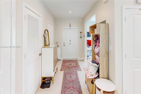 Townhouse in Florida City, Florida 3 bedrooms, 159.33 sq.m. № 1744050 - photo 9
