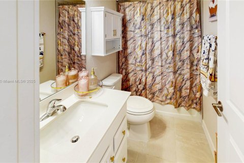 Townhouse in Florida City, Florida 3 bedrooms, 159.33 sq.m. № 1744050 - photo 28