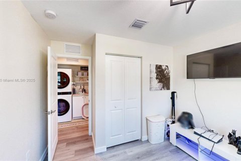 Townhouse in Florida City, Florida 3 bedrooms, 159.33 sq.m. № 1744050 - photo 22