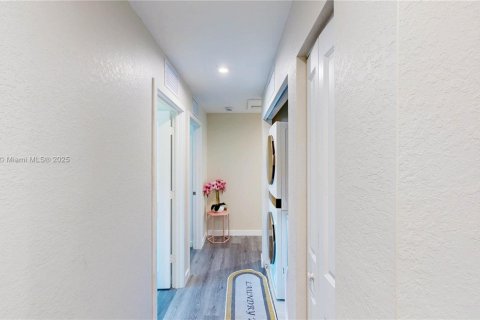 Townhouse in Florida City, Florida 3 bedrooms, 159.33 sq.m. № 1744050 - photo 20