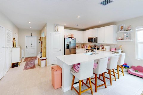Townhouse in Florida City, Florida 3 bedrooms, 159.33 sq.m. № 1744050 - photo 15