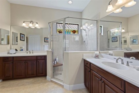 House in Lakewood Ranch, Florida 2 bedrooms, 203.83 sq.m. № 2291066 - photo 30