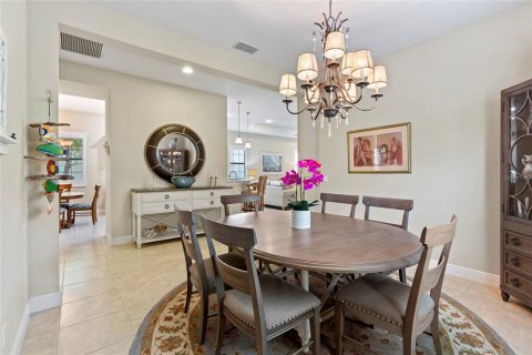 House in Lakewood Ranch, Florida 2 bedrooms, 203.83 sq.m. № 2291066 - photo 21