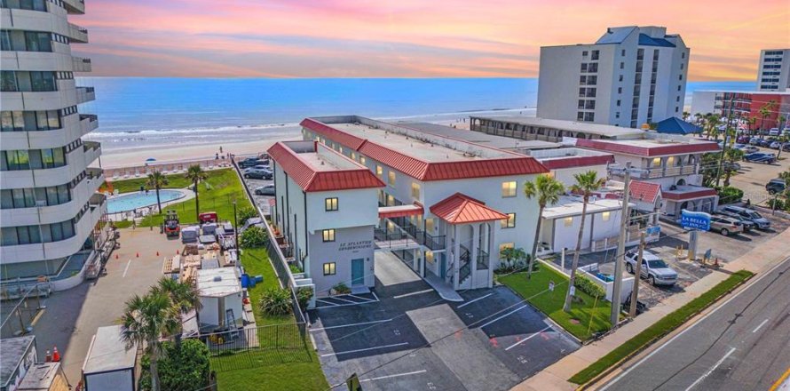 Condo in Daytona Beach, Florida, 1 bedroom  № 1813137