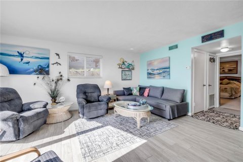 Condo in Daytona Beach, Florida, 1 bedroom  № 1813137 - photo 19