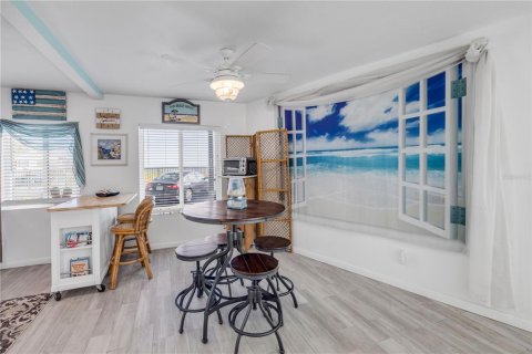 Condo in Daytona Beach, Florida, 1 bedroom  № 1813137 - photo 22