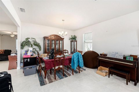 House in Spring Hill, Florida 4 bedrooms, 231.61 sq.m. № 1543423 - photo 7