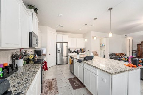House in Spring Hill, Florida 4 bedrooms, 231.61 sq.m. № 1543423 - photo 13