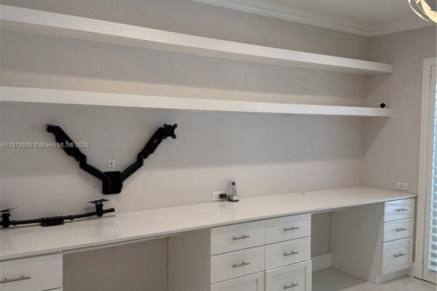 House in Palmetto Bay, Florida 4 bedrooms, 195.37 sq.m. № 1979931 - photo 22