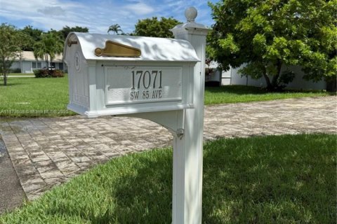 House in Palmetto Bay, Florida 4 bedrooms, 195.37 sq.m. № 1979931 - photo 4